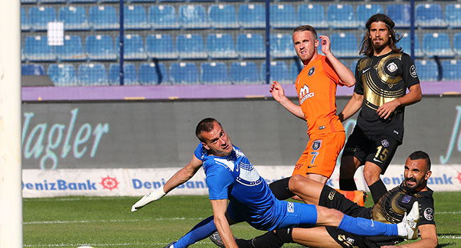 Medipol Başakşehir, Osmanlıspor deplasmanında rahat kazandı