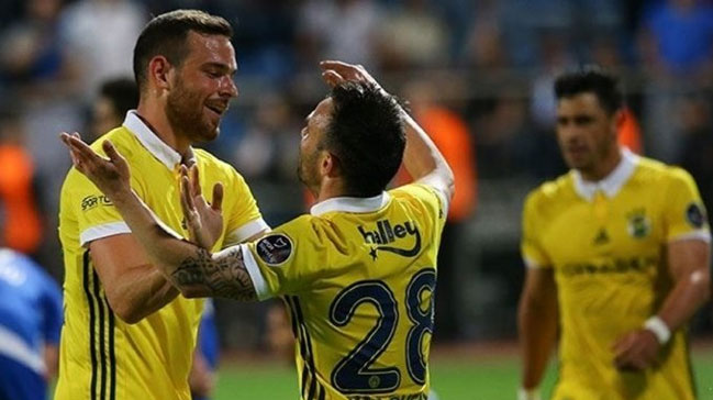 Aykut Kocaman'dan Janssen'e özel kutlama