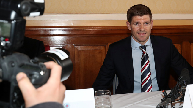 Glasgow Rangers, teknik direktörlüğe Steven Gerrard'ı getirdi