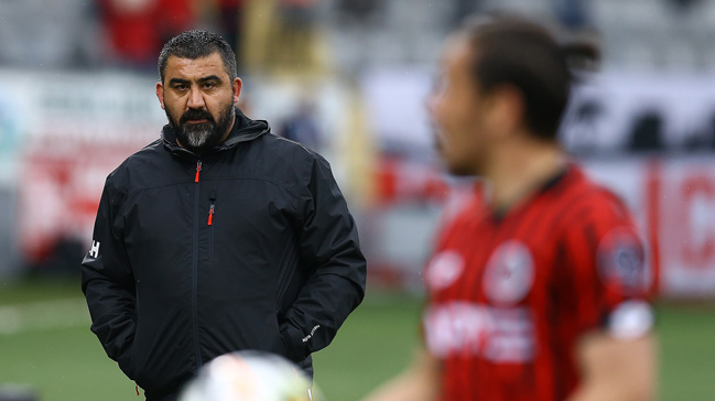 Ümit Özat istifa etti