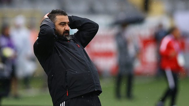 Dün istifa eden Ümit Özat, görevine geri döndü