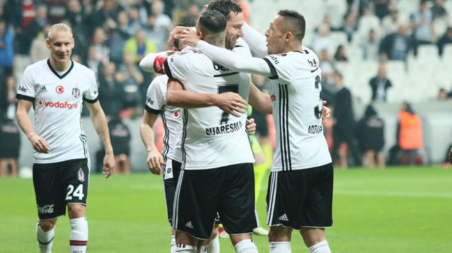 Beşiktaş hata yapmadı! Vodafone Park'ta 2 gol, 1 kırmızı kart...