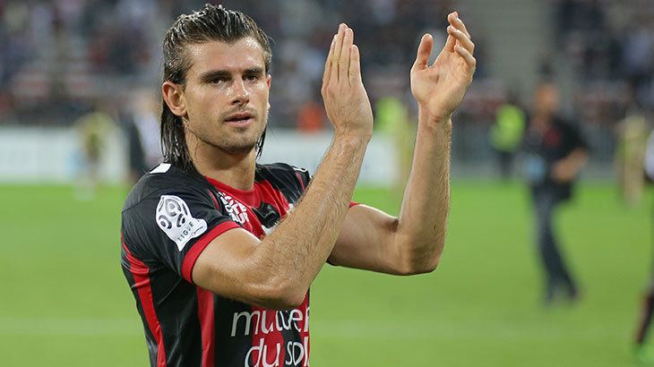 Neto'ya güle güle! Yeni stoper  Nemanja Pejcinovic oluyor
