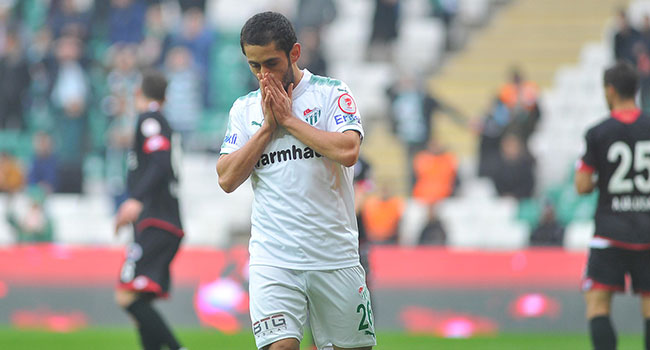 Bursaspor'da iki oyuncu sezonu kapattı