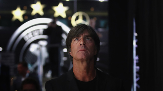 Joachim Löw imzayı attı