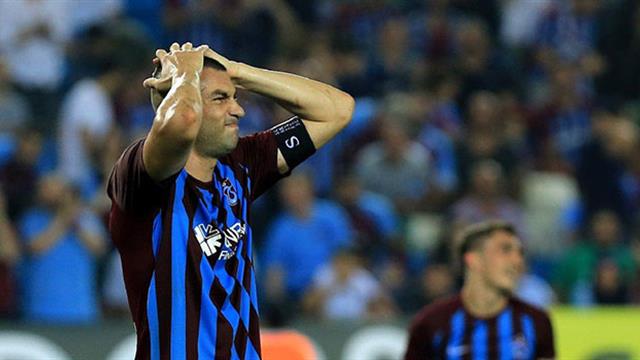 Trabzonspor taraftarlarından Burak Yılmaz'a tepki!