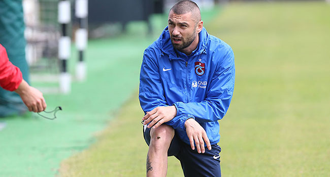 Burak Yılmaz, Trabzonspor'a ihtar çekti