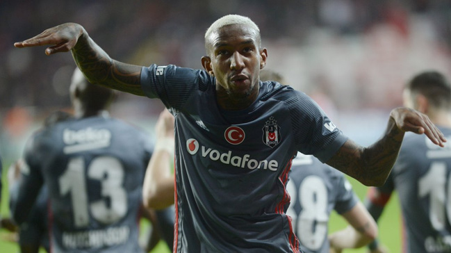 Talisca Premier Lig devine gidiyor