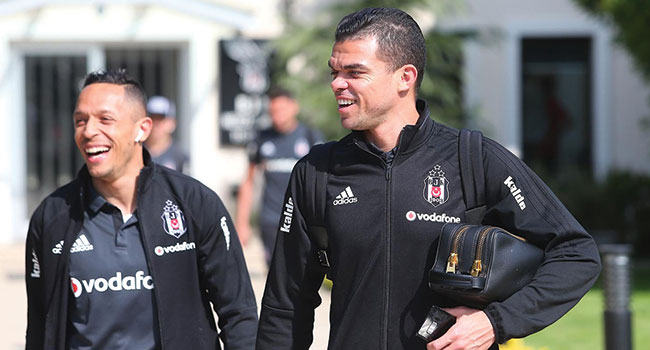 Şenol Güneş, Pepe ve Adriano'nun takımda kalmasını istedi
