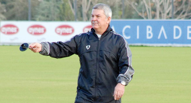 Ünlü teknik adam Ümit Kayıhan hayatını kaybetti