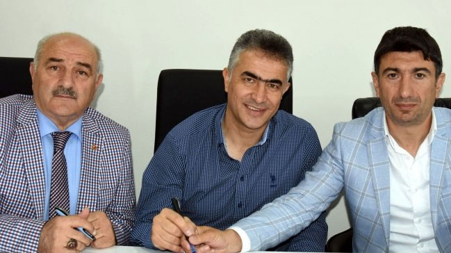 Erzurumspor, Altıparmak'la sözleşme yeniledi