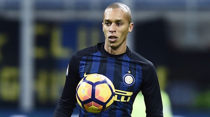 Galatasaray Nagatomo ile beraber Miranda'yı da transfer edecek