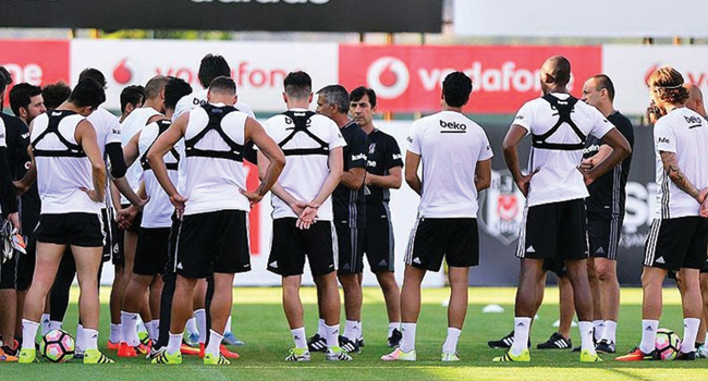 Beşiktaş'ta kamp kadrosu belli oldu