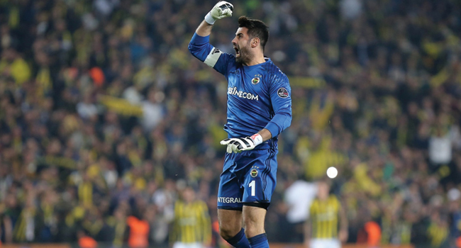 Volkan Demirel 1 yıl daha Fenerbahçe'de