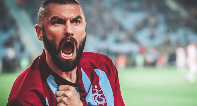 Burak Yılmaz Trabzonspor'da devam edecek