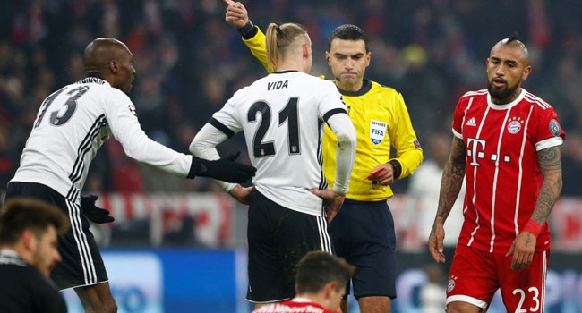 Beşiktaş'ta transfer çalışmaları Atiba ve Vida'nın takımdaki geleceklerine bağlı