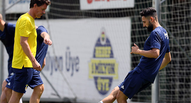 Fenerbahçe'de Mehmet Ekici, Benfica maçına yetiştirilmeye çalışılıyor