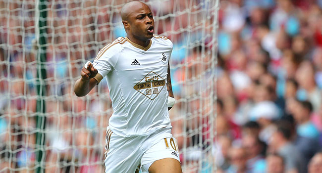 Fenerbahçe'nin Ayew transferini Benfica açıkladı