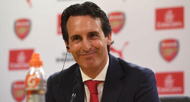 Unai Emery, Mesut Özil'e sahip çıktı