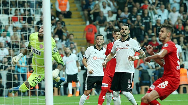 Beşiktaş, Boffin'i geçemedi!