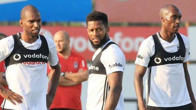 Beşiktaş'ın UEFA kadrosuna Atiba alınmadı, Jeremain Lens ise kadroda