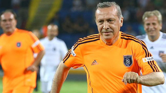Cumhurbaşkanı Erdoğan'ın da sahaya çıkacağı maçta 'Şöhretler Karması'nın kadrosu belli oldu
