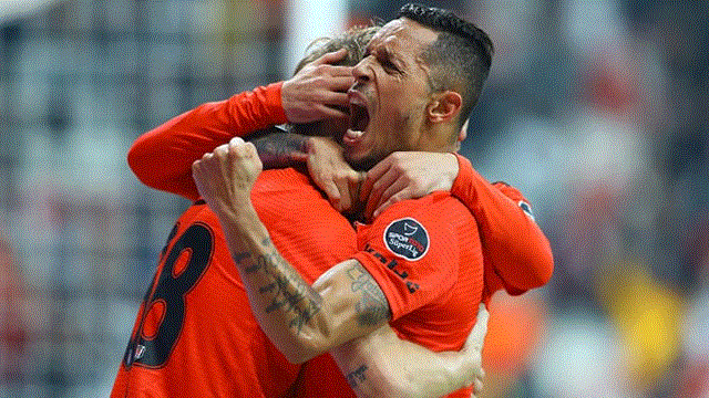 Adriano'nun gördüğü sarı kart neden iptal edilmedi? İşte nedeni...