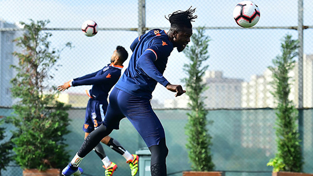Medipol Başakşehir'e Adebayor müjdesi