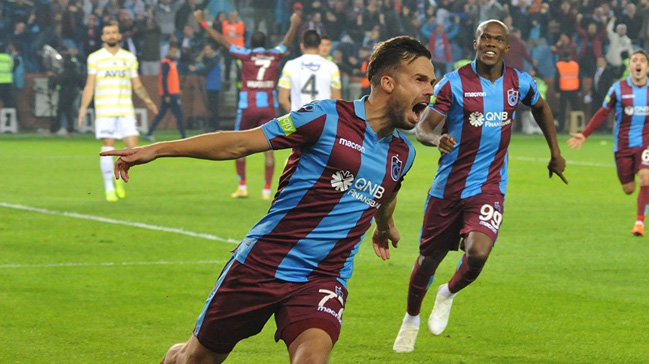 Trabzonspor Fenerbahçe'yi sahasında 2-1 mağlup etti