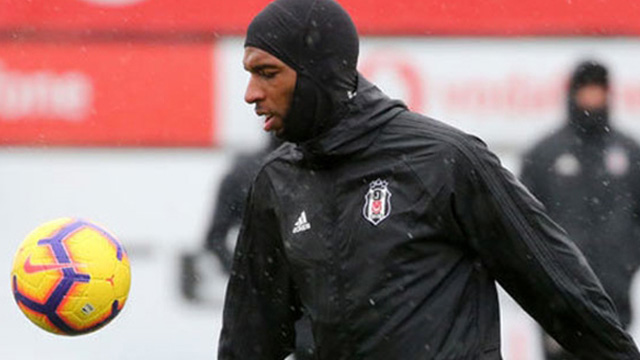 Ryan Babel takımla birlikte çalışmalara başladı