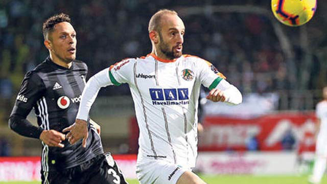 Galatasaray, Aytemiz Alanyaspor'dan Efecan Karaca'yı transfer ediyor