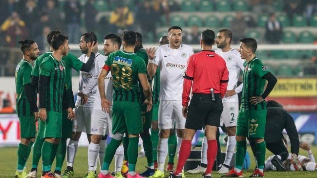 Akhisarspor ile Konyaspor puanları paylaştı