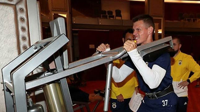 Fenerbahçe salonda çalıştı