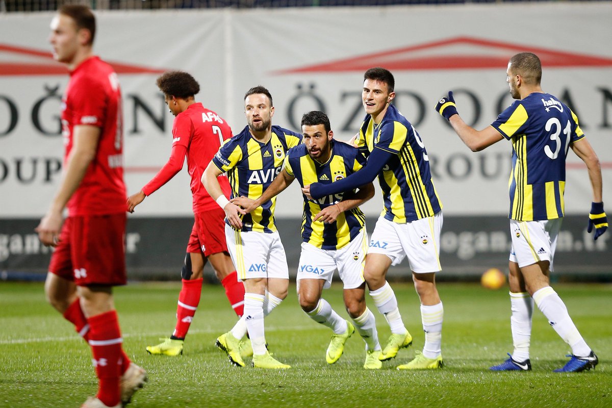 Fenerbahçe AZ Alkmaar'ı 3-2 yendi Ekici'nin golü süperdi