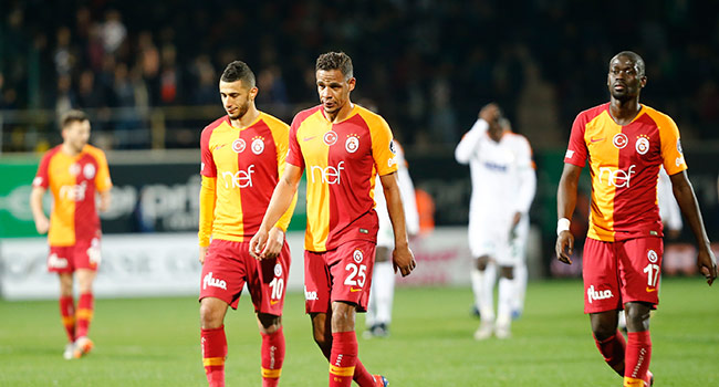 Galatasaray zirve yarışında ağır yara aldı