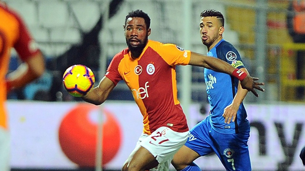 Galatasaray taraftarlarından Trezeguet tepkisi! 