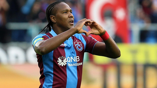 Trabzonspor Hugo Rodallega'nın sözleşmesini uzatıyor