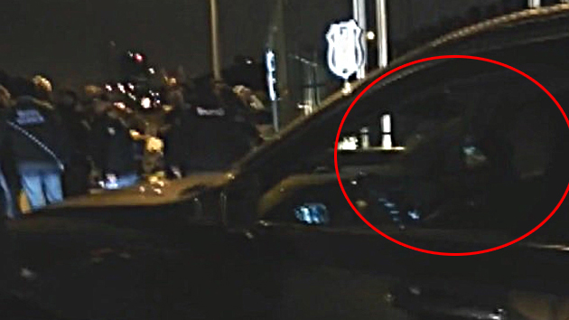 Nevzat Demir Tesisleri'nde bir taraftarla tartıştı