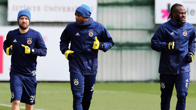 Çaykur Rizespor maçının hazırlıklarına başlayan Fenerbahçe pas çalıştı