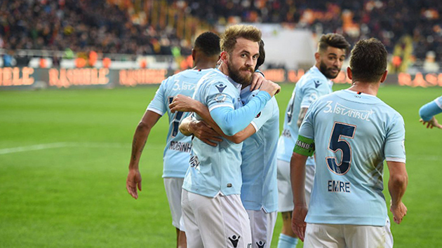 Medipol Başakşehir ikinci yarının da lideri