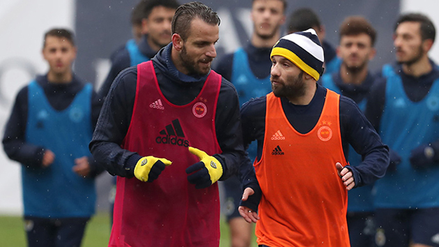 Fenerbahçe'de Valbuena ve Soldado'nun menajerleriyle görüşme yapılacak