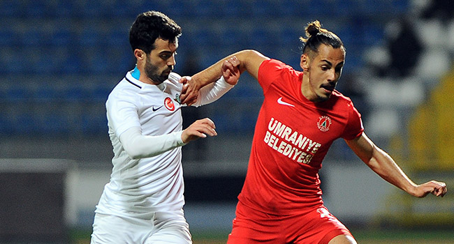 Akhisarspor, Ümraniyespor'u 1-0 mağlup etti ve rövanş öncesi avantajı kaptı