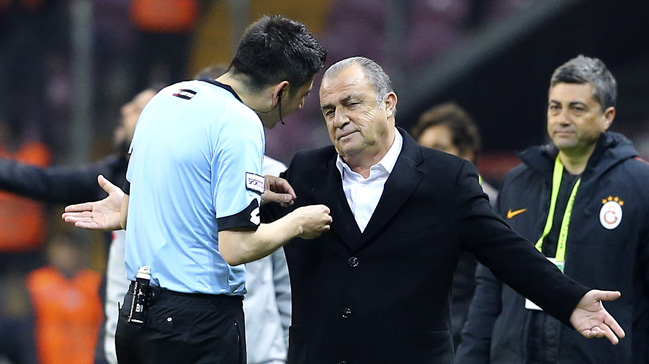 Fenerbahçe derbisinde stoper ikilisinde kimi oynatacak?