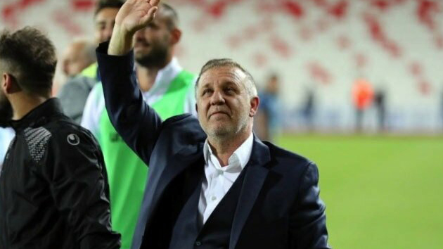 Bursaspor Mesut Bakkal'ı resmen açıkladı