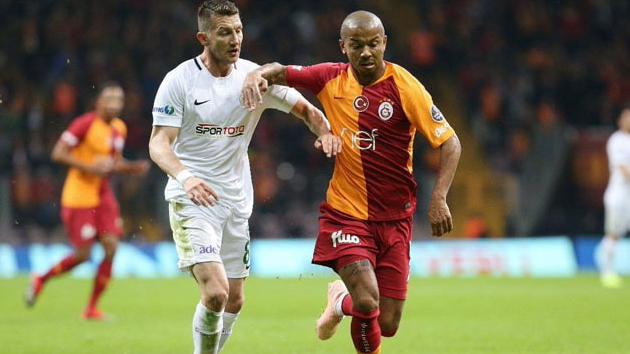 Galatasaray zirve yarışında yara aldı