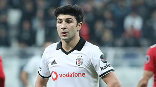 Burnley'den Beşiktaş'ın genç golcüsüne servet!