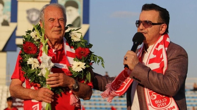 Mustafa Denizli'ye ilk idmanında yoğun ilgi