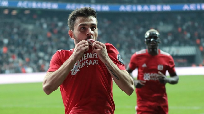 Beşiktaş'ta Emre Kılınç ile görüşmeler başladı
