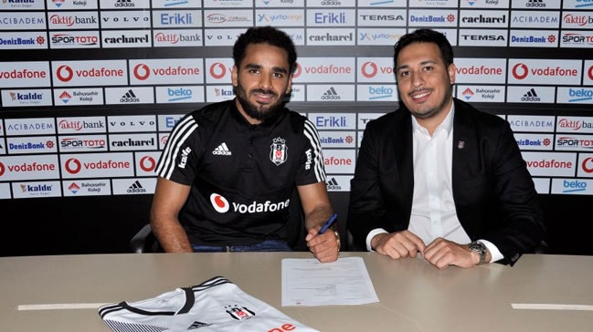 Beşiktaş, Douglas transferini resmen açıkladı