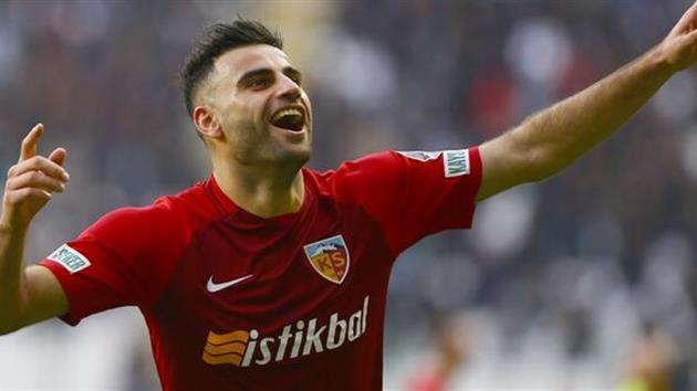 Yıldız futbolcu 3 yıllık imzaya yakın!